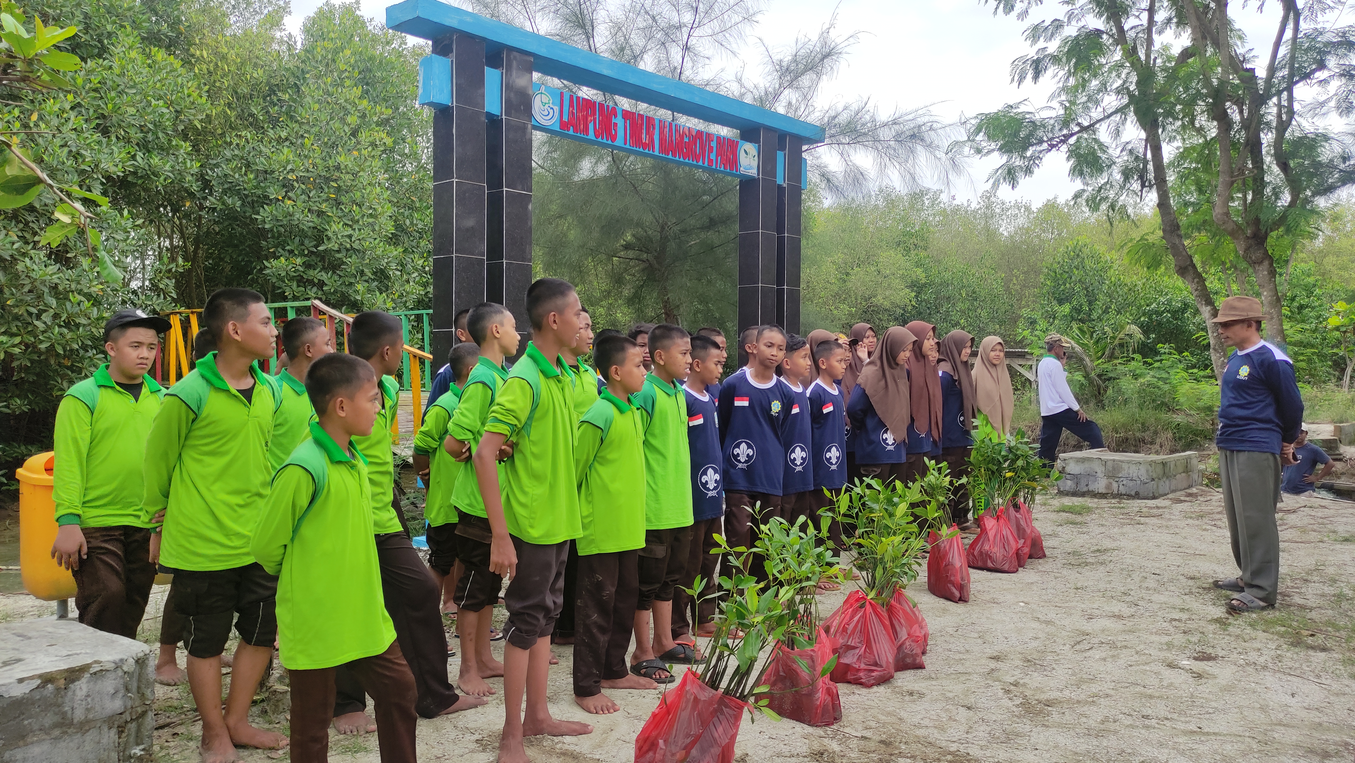 Tanam Mangrove, Lesatrikan Alam